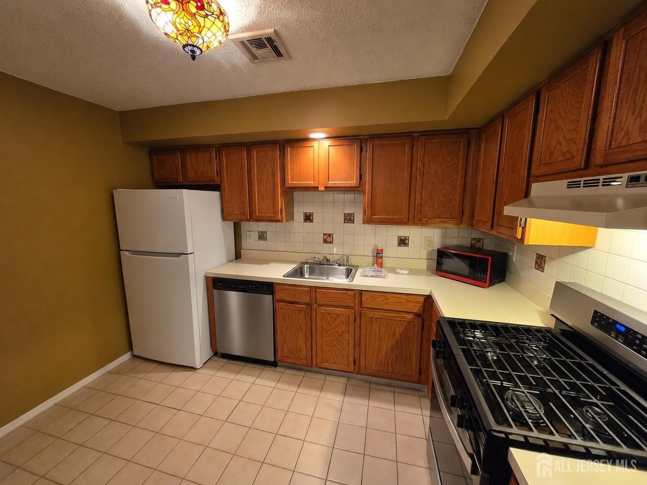 4 Nicholas Ct - Photo 5 of 14