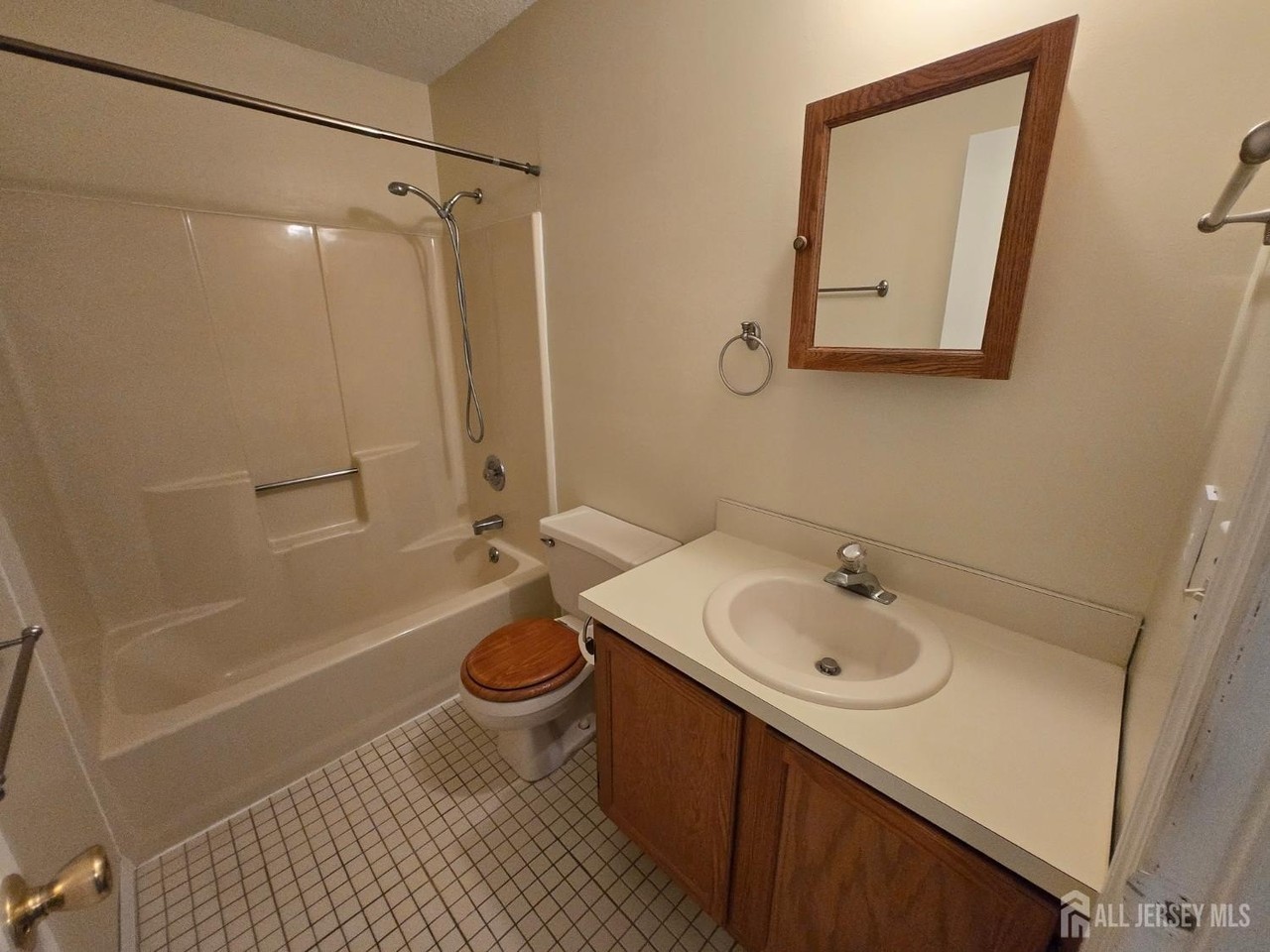 4 Nicholas Ct - Photo 7 of 14