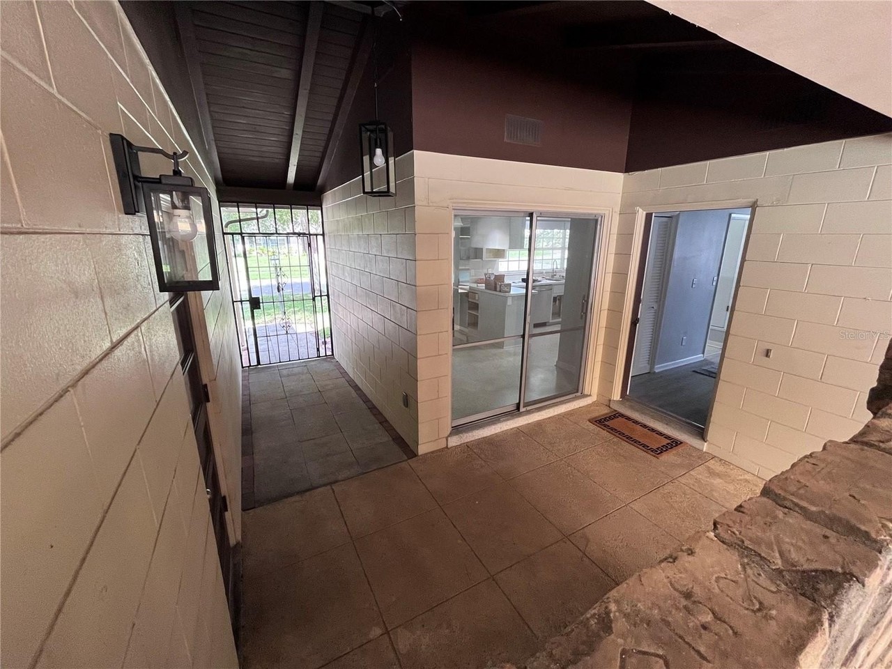 624 London Rd - Photo 3 of 29