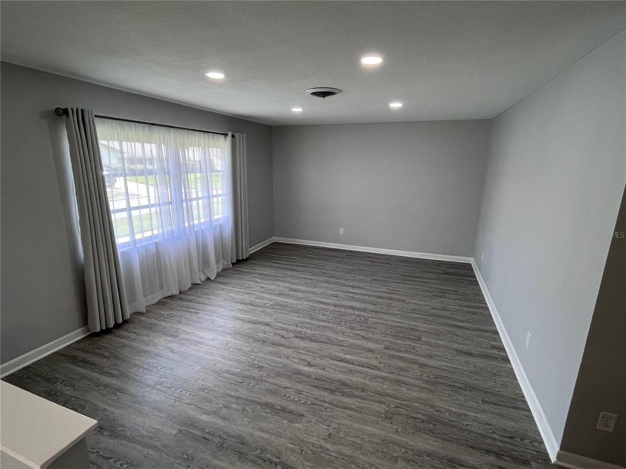 624 London Rd - Photo 6 of 29