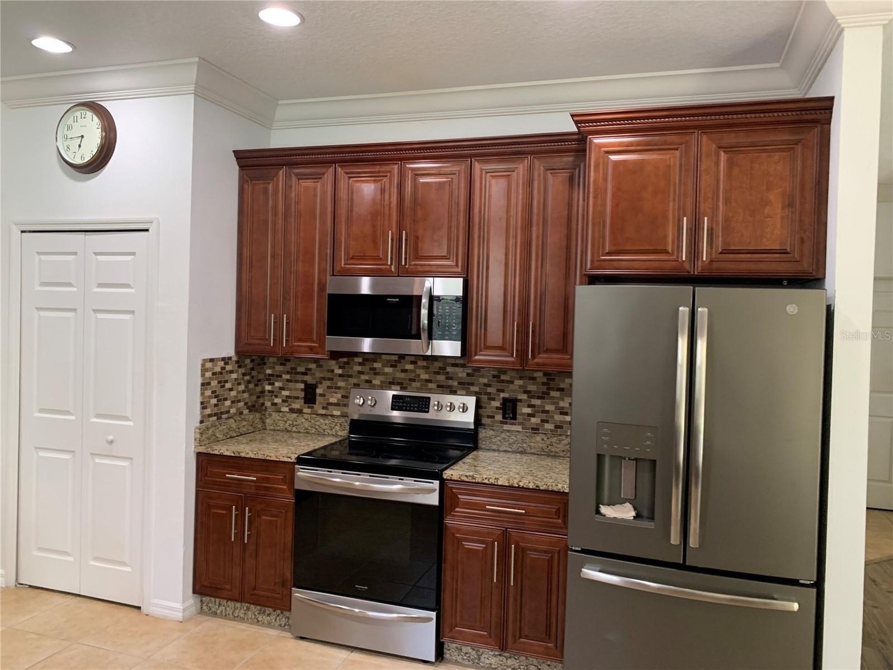 845 Wildflower Rd - Photo 5 of 8
