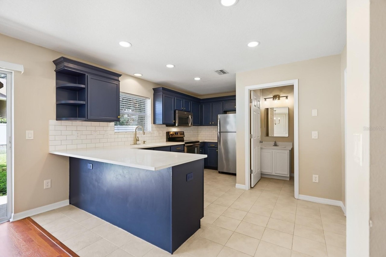 109 Woodknoll Pl - Photo 3 of 27