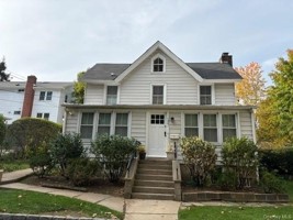 featured image of 1061 Old Northern Blvd #B