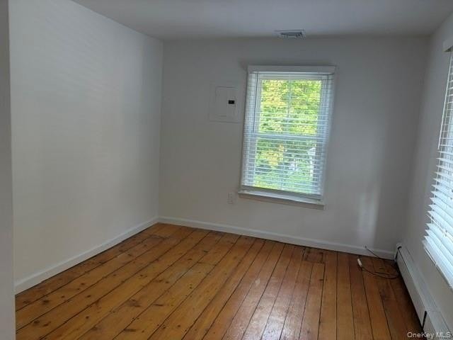 1061 Old Northern Blvd #B - Photo 5 of 9