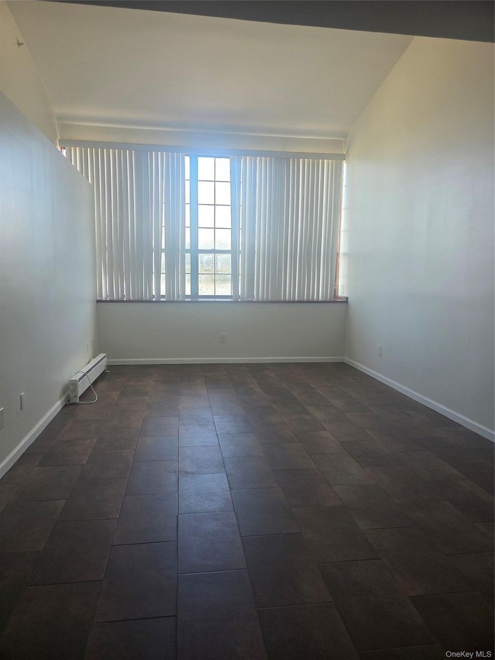 70 Johnes St #403E - Photo 3 of 8