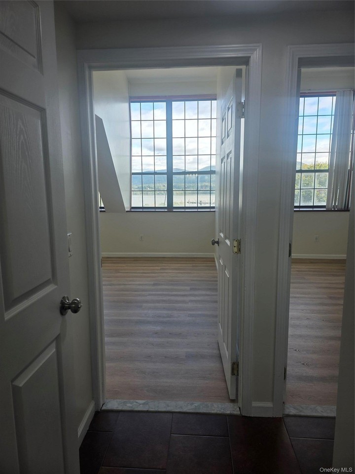 70 Johnes St #403E - Photo 6 of 8