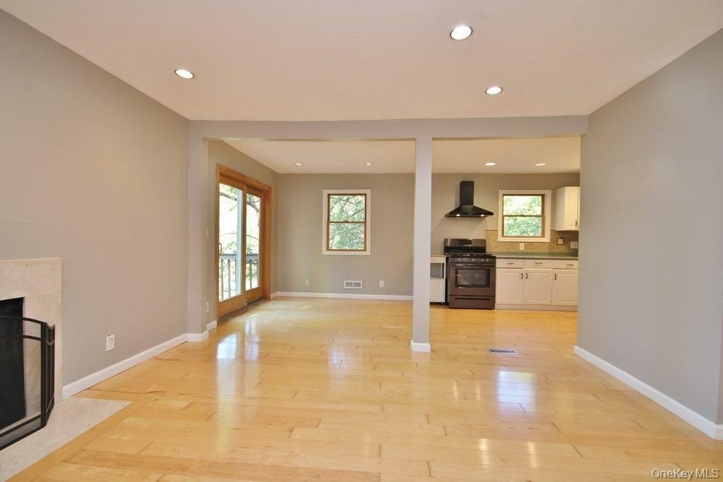 424 Washington Ave - Photo 5 of 32