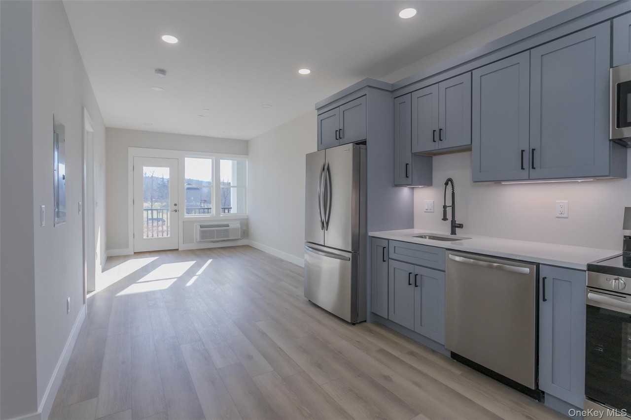 124 S Main St #2208 - Photo 4 of 21