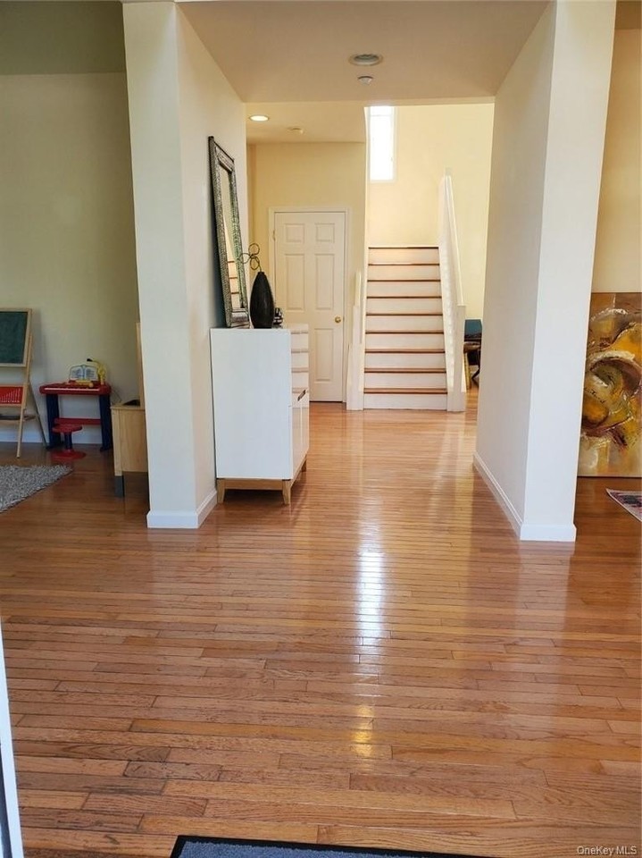 99 Amity Ct - Photo 2 of 35
