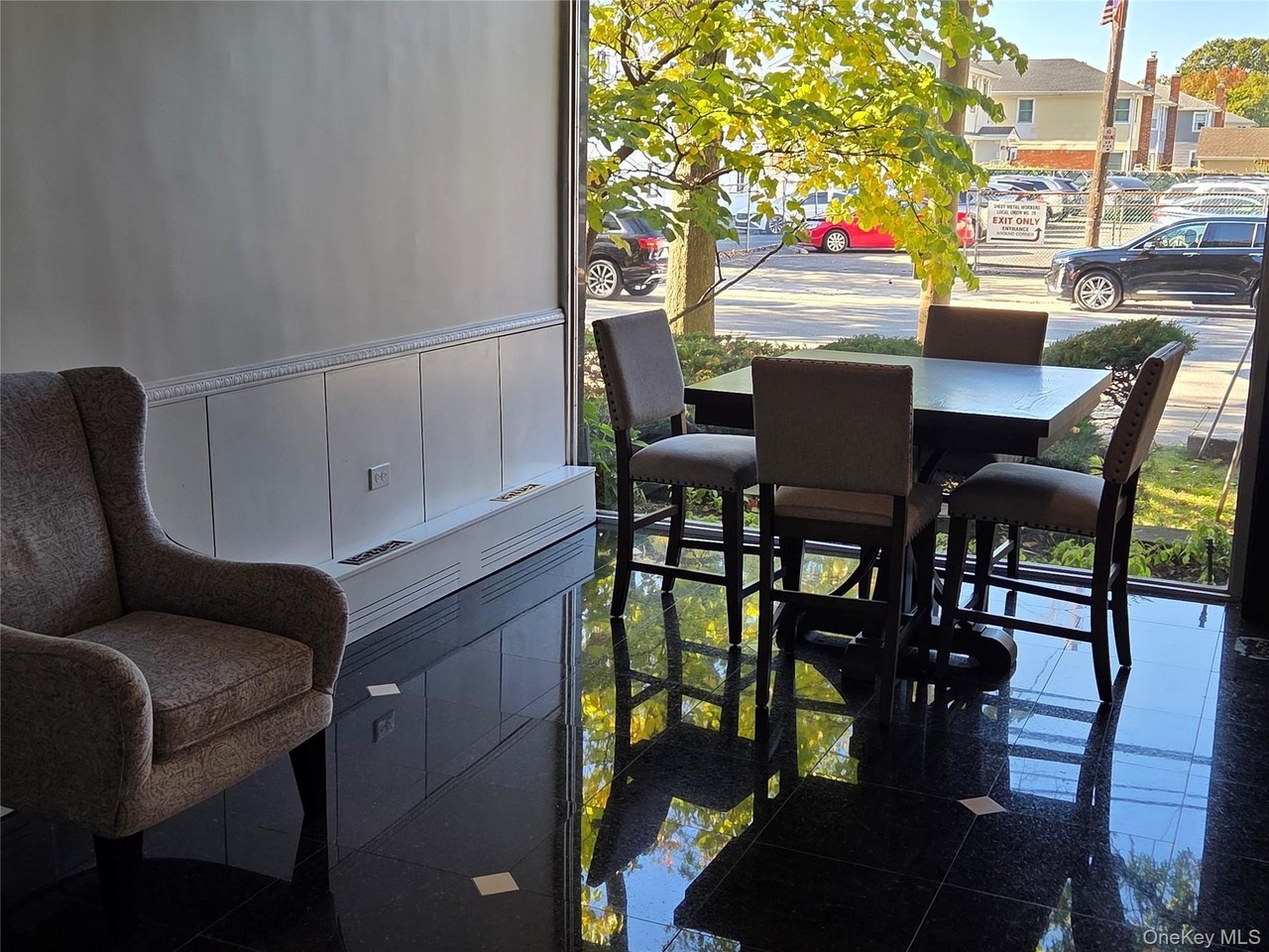 190 Mineola Blvd #1N - Photo 3 of 7