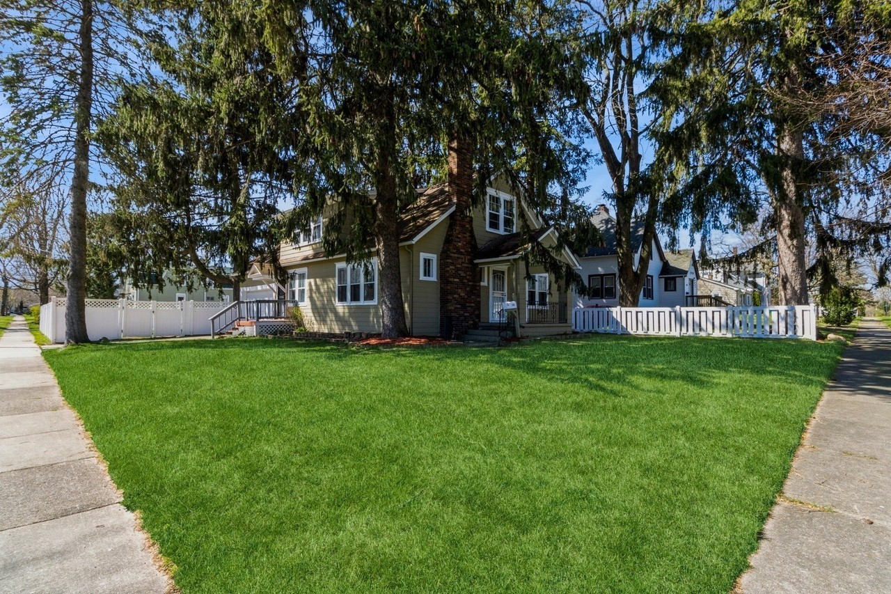 1503 Carmel Blvd - Photo 4 of 22