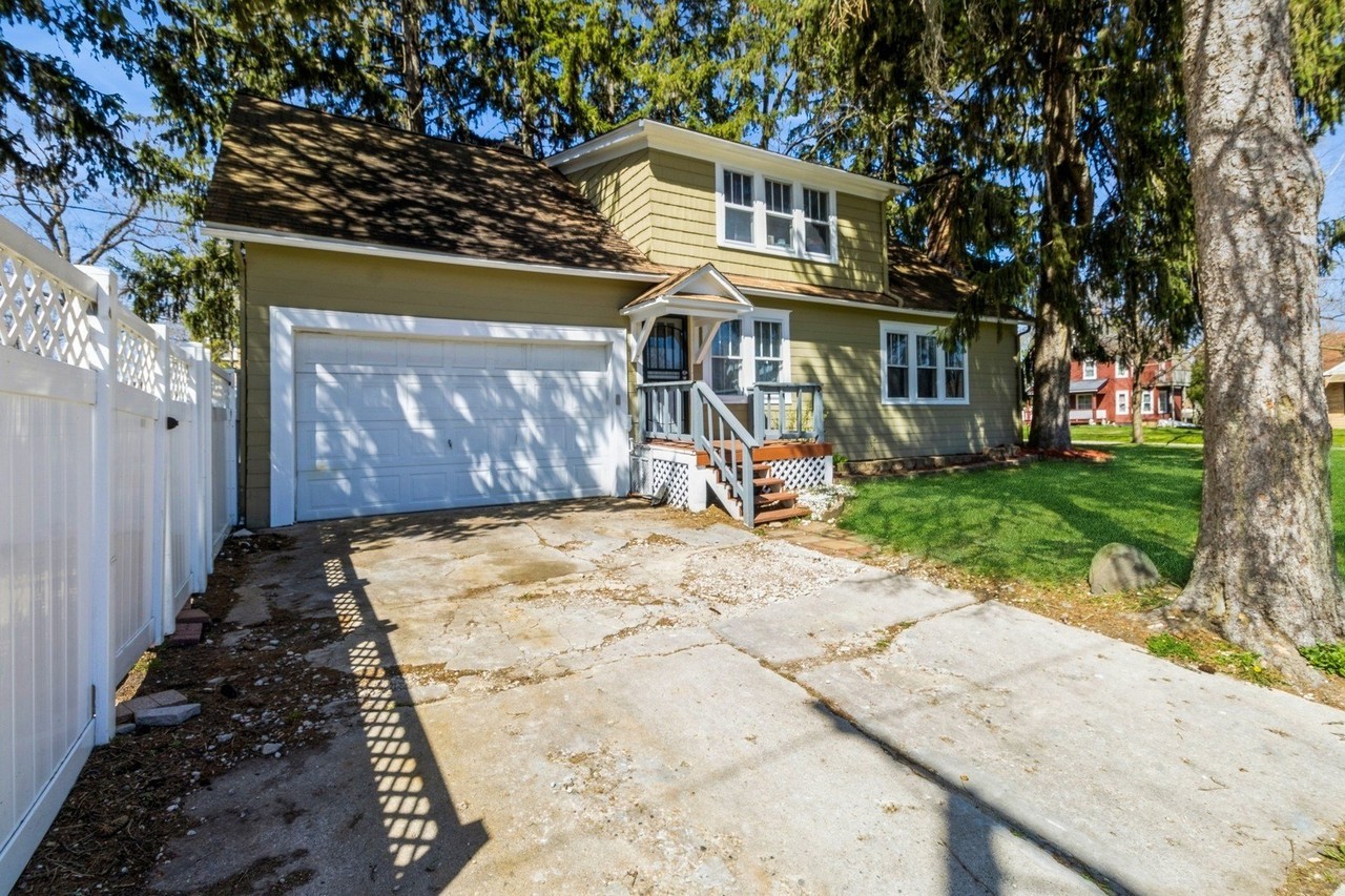 1503 Carmel Blvd - Photo 5 of 22