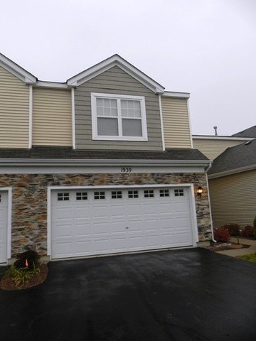 1939 Cobblestone Dr #0 - Photo 2 of 23