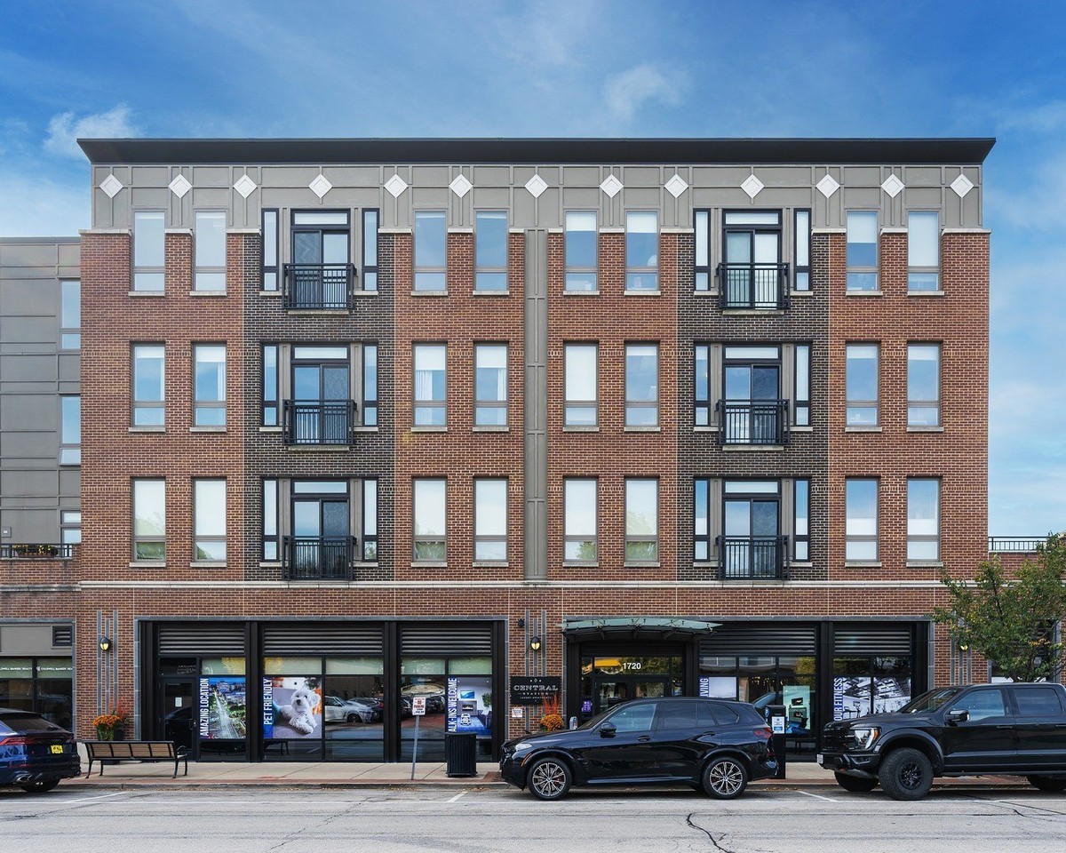 1720 Central St #322