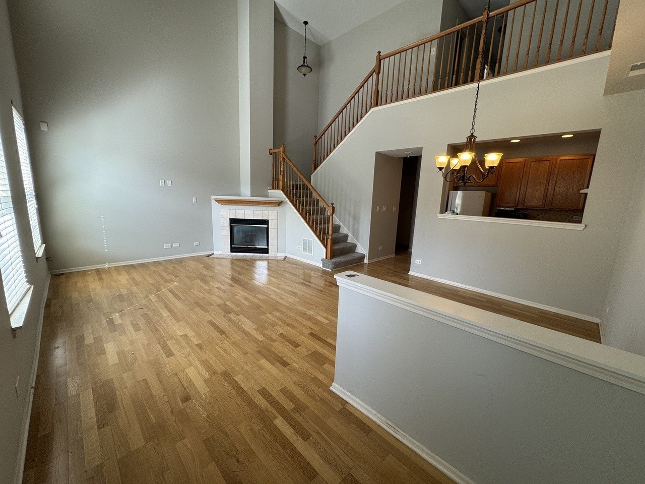 2554 Capitol Ave - Photo 2 of 16