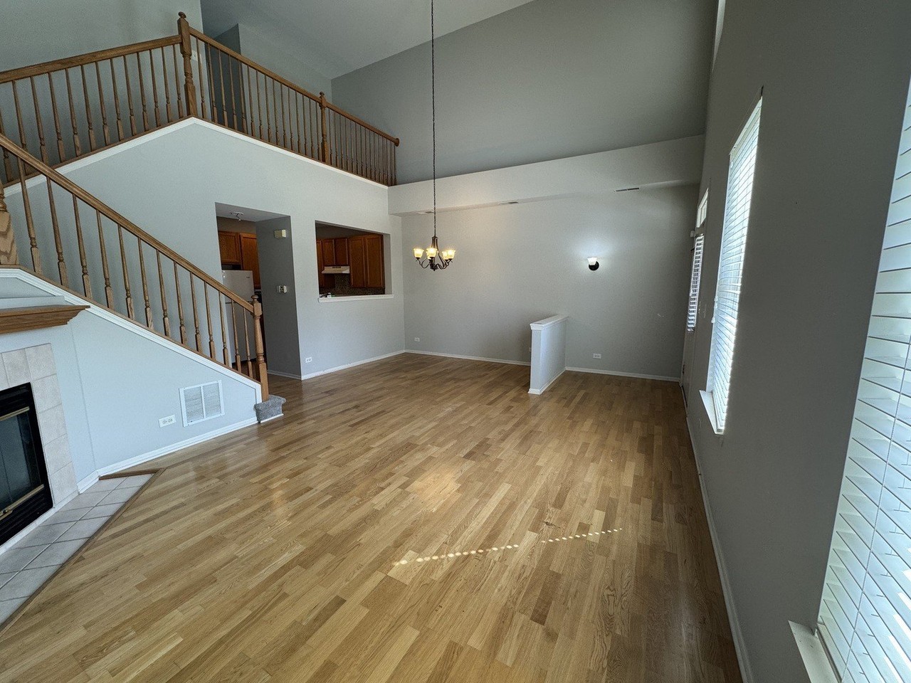 2554 Capitol Ave - Photo 4 of 16