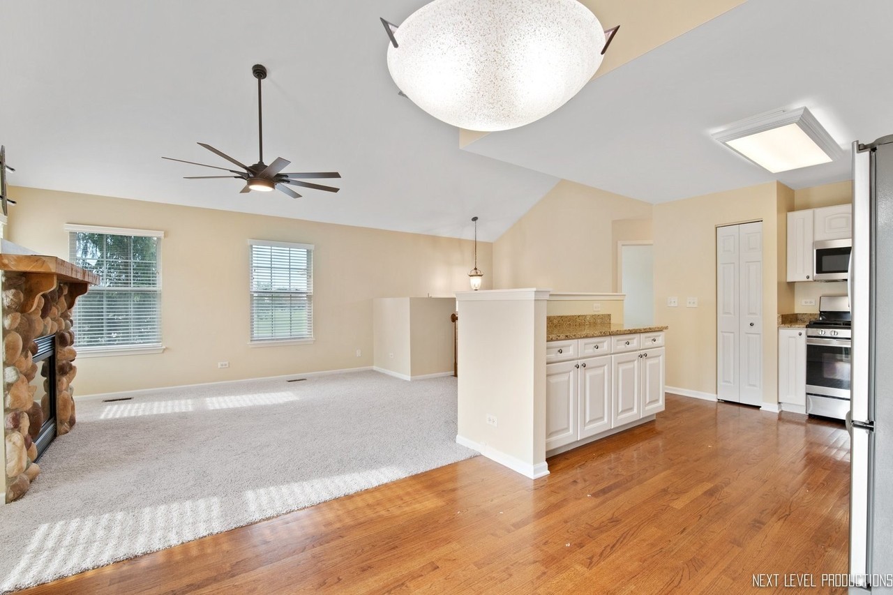 24648 George Washington Dr - Photo 2 of 20