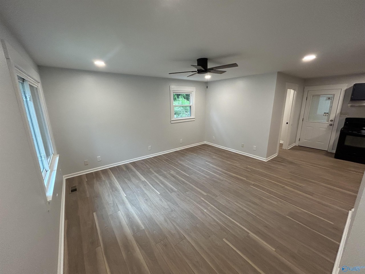 578 W Limestone Rd - Photo 3 of 21