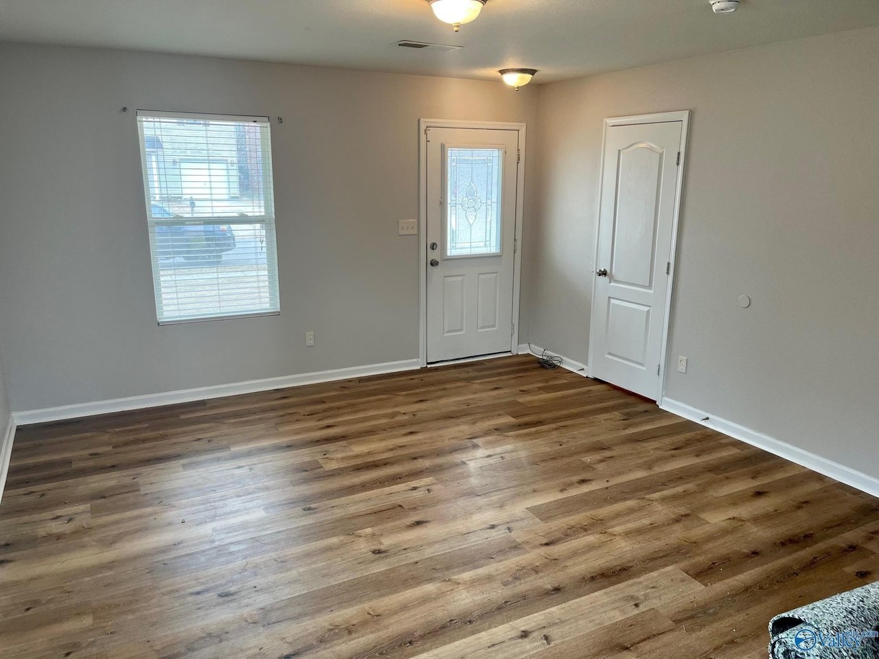 193 Cloverbrook Dr - Photo 3 of 21