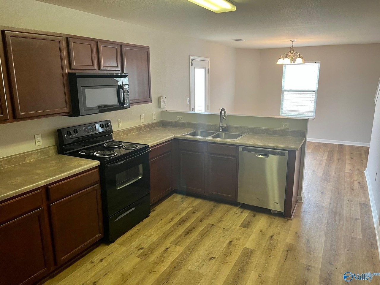 193 Cloverbrook Dr - Photo 6 of 21