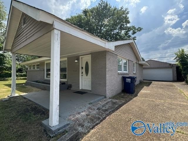 2810 Hillsboro Rd Sw - Photo 4 of 35