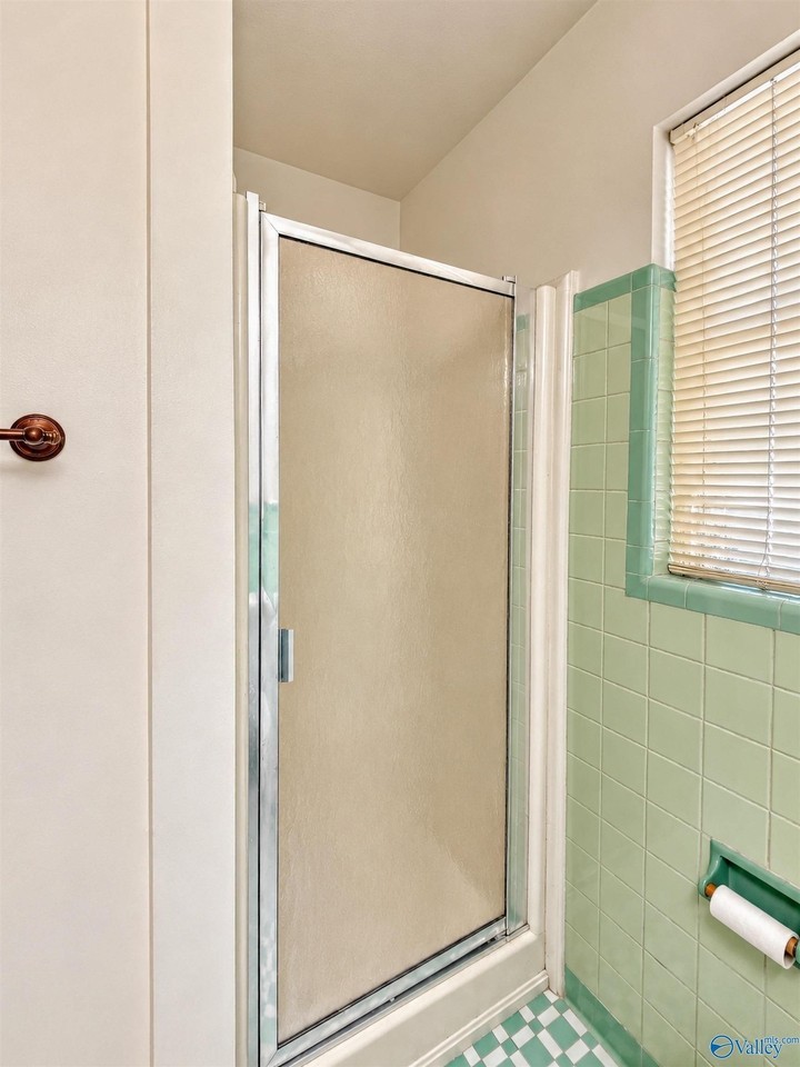 516 Ferry St Ne - Photo 7 of 10