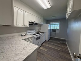 featured image of 206 Cloverleaf Dr #8