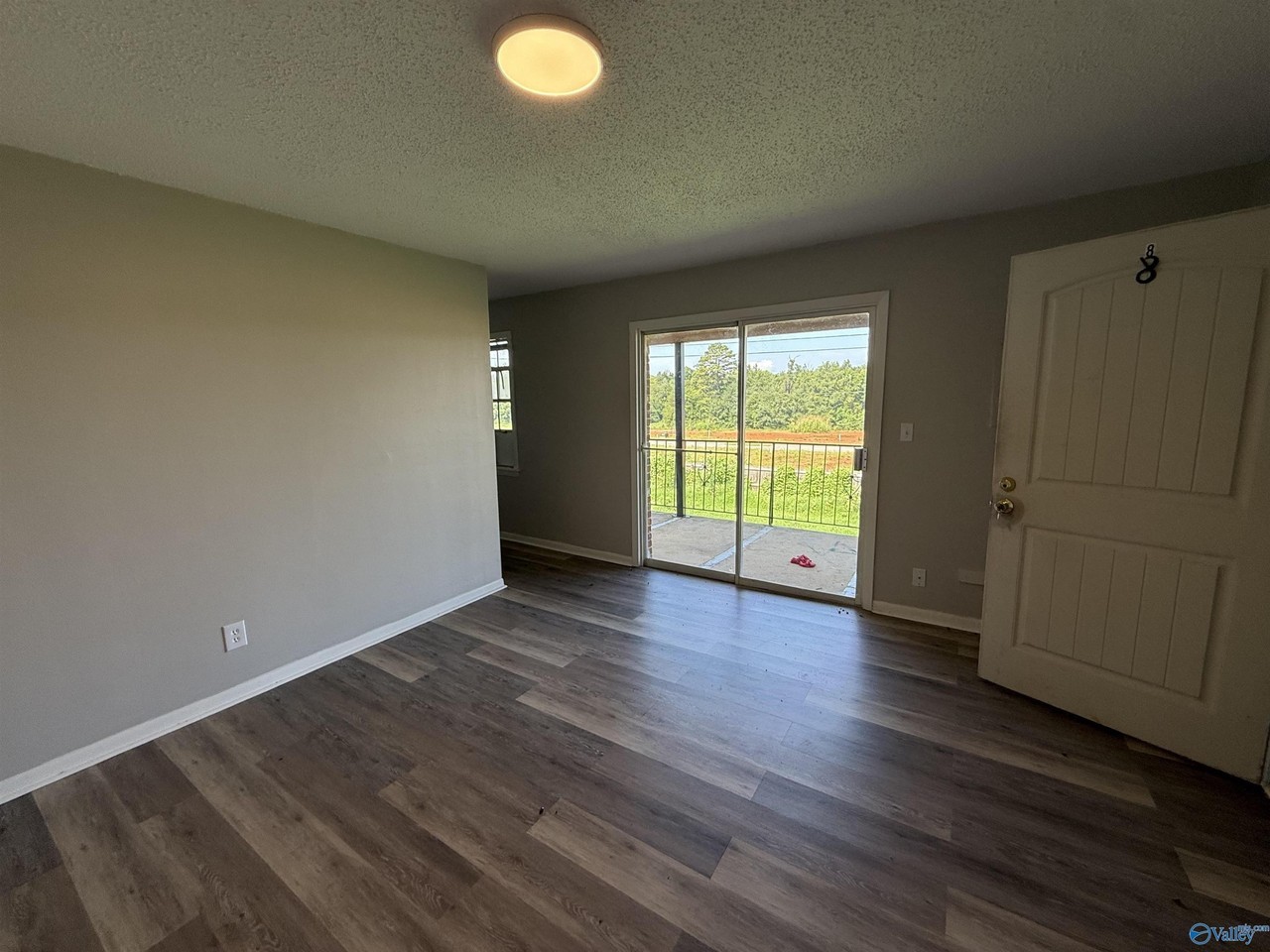 206 Cloverleaf Dr #8 - Photo 4 of 7