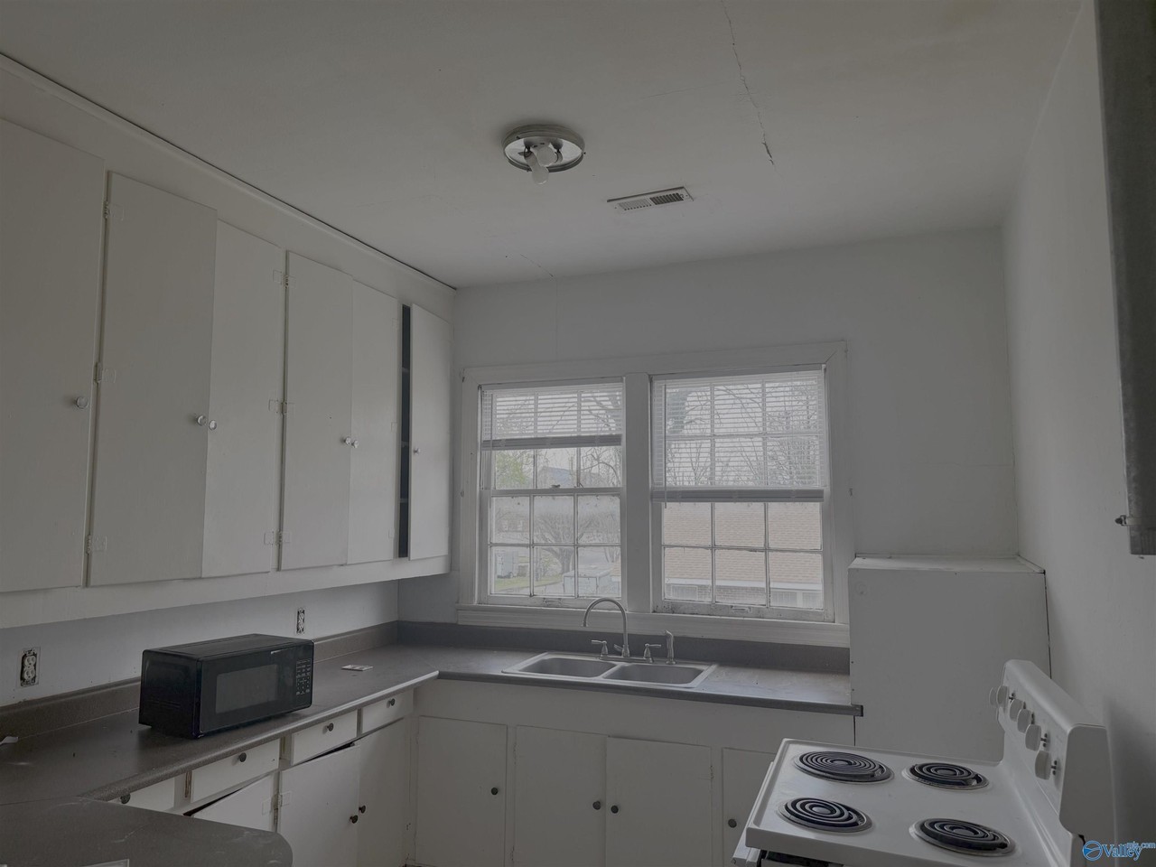 213 Wilson St Ne #4 - Photo 6 of 8