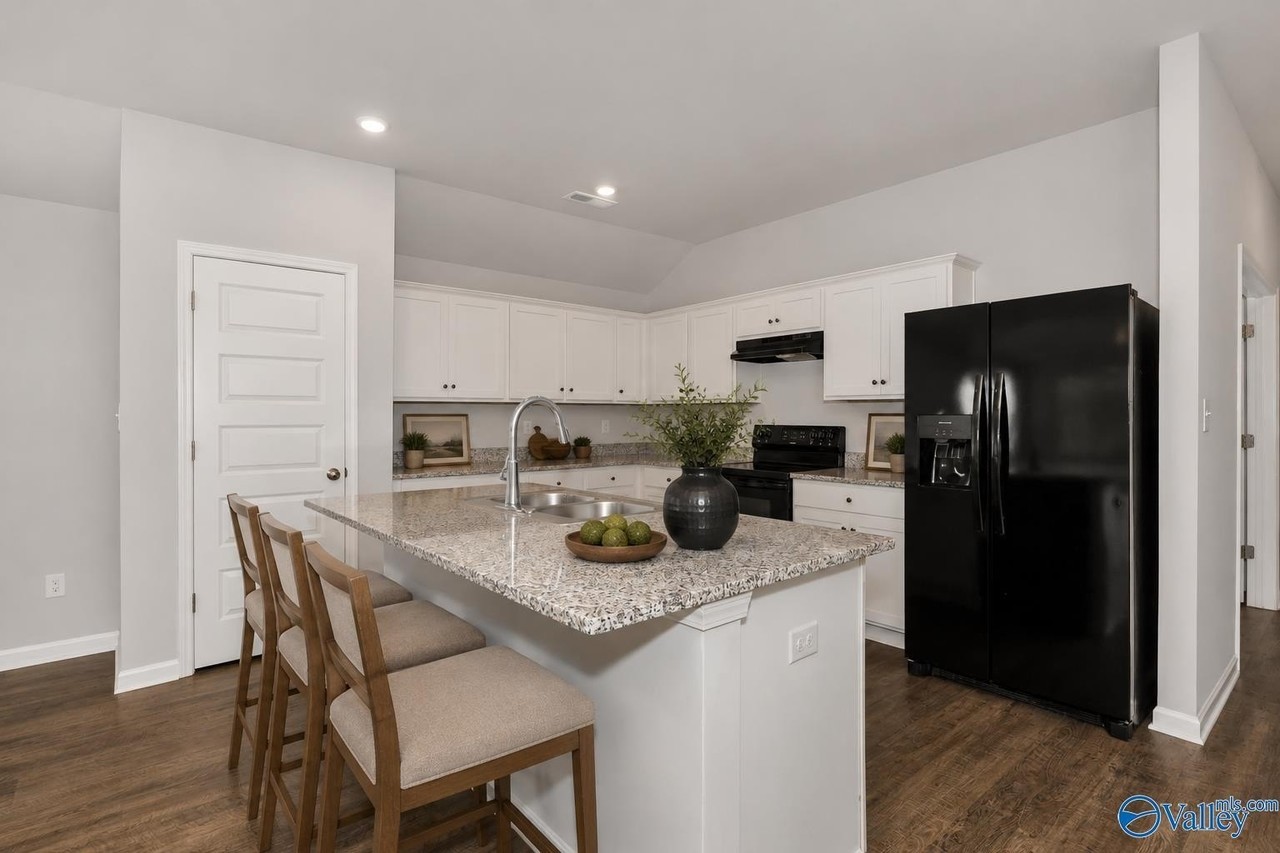 126 Jerrie Lynn Blvd - Photo 7 of 28