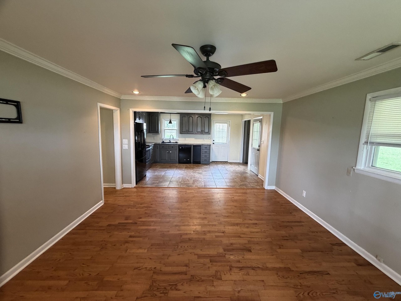12023 Spring Rd - Photo 2 of 22