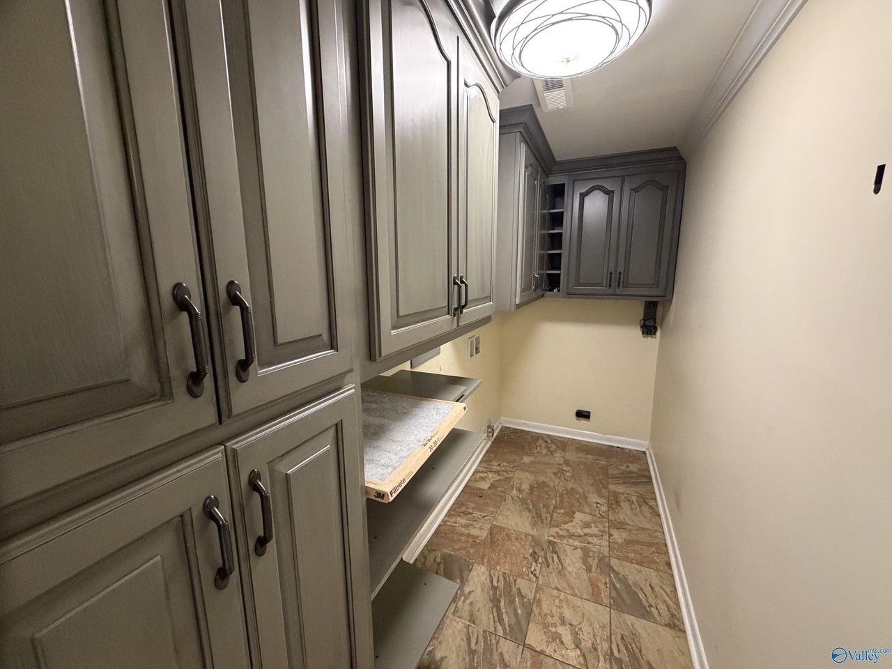 12023 Spring Rd - Photo 7 of 22
