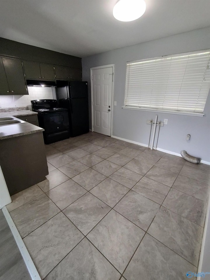 400 Arkadelphia Rd Ne #21 - Photo 3 of 10