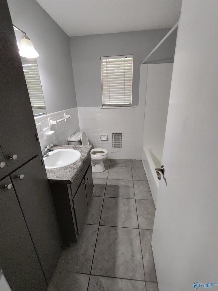 400 Arkadelphia Rd Ne #21 - Photo 5 of 10