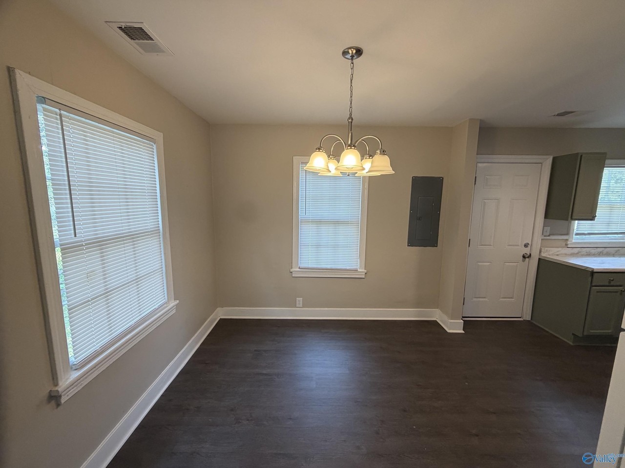 1620 8th St Se - Photo 6 of 20