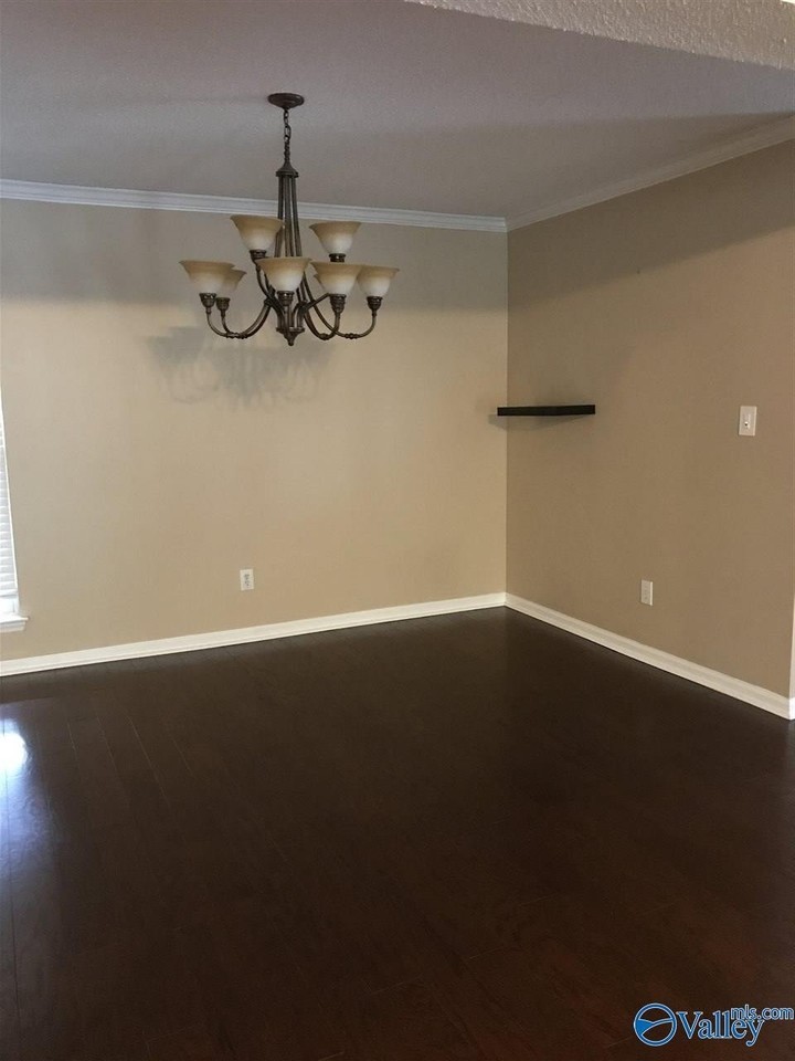 110 Bridgeway Ln - Photo 3 of 17