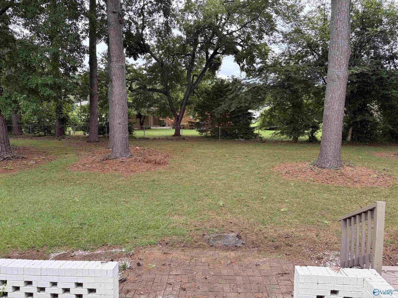 8009 Whitesburg Dr Se - Photo 3 of 19