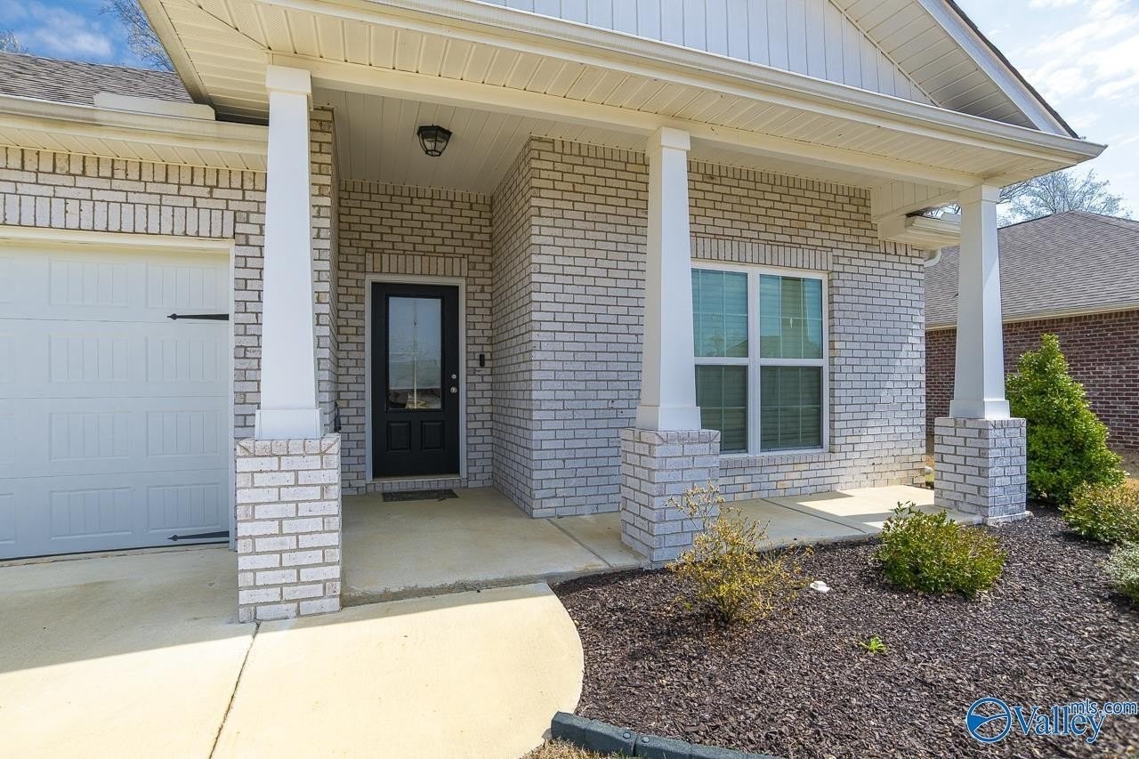 125 River Springs Ct - Photo 3 of 34