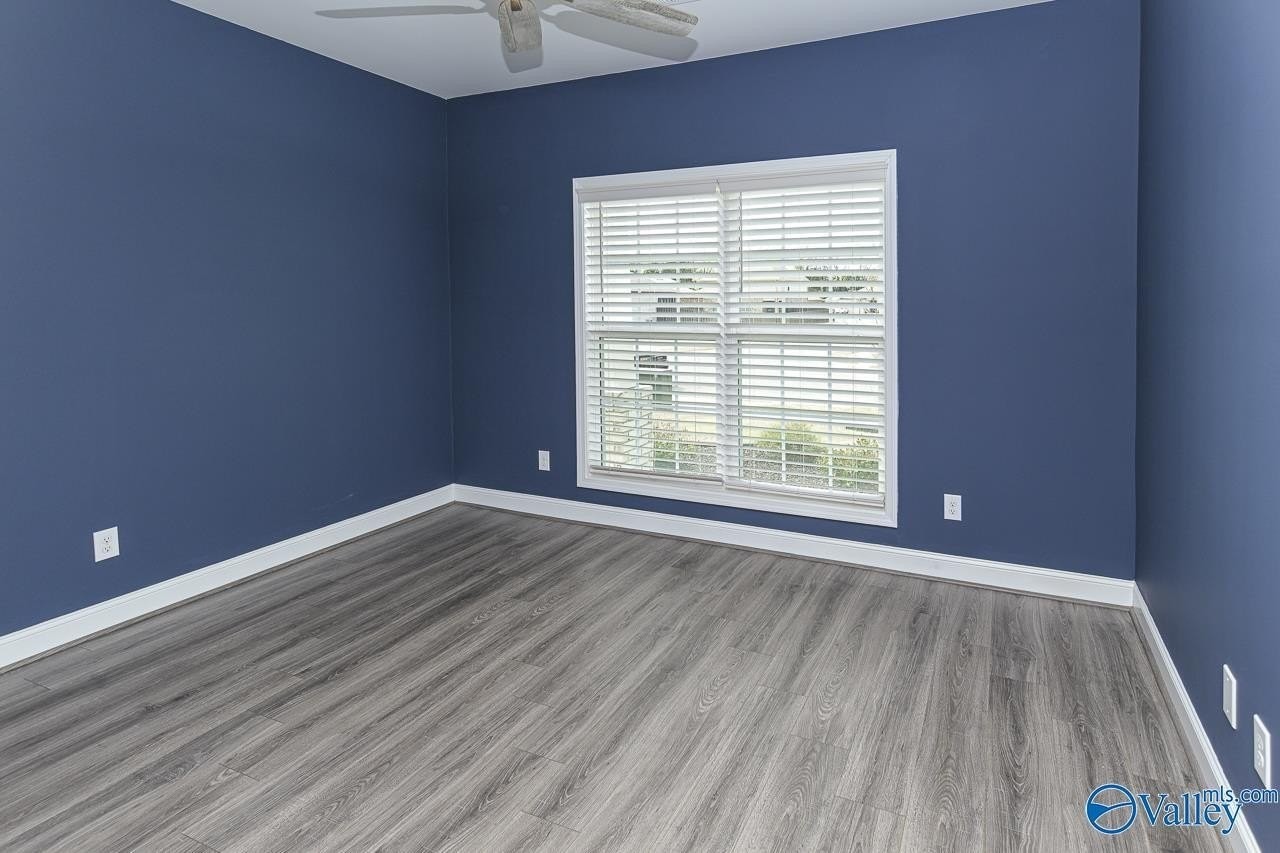 125 River Springs Ct - Photo 5 of 34