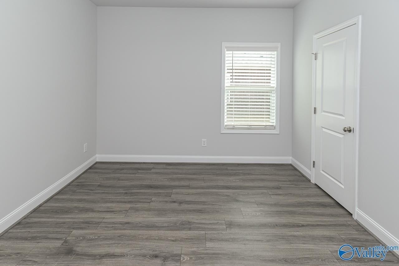 125 River Springs Ct - Photo 7 of 34