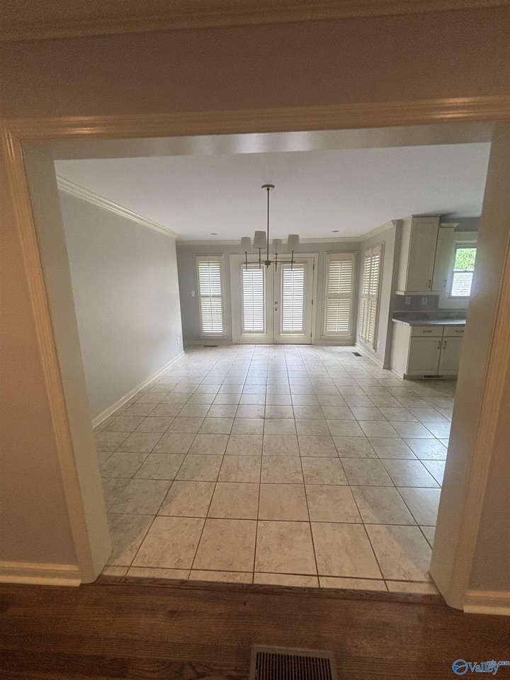 1308 Mcclung Ave Se - Photo 3 of 17