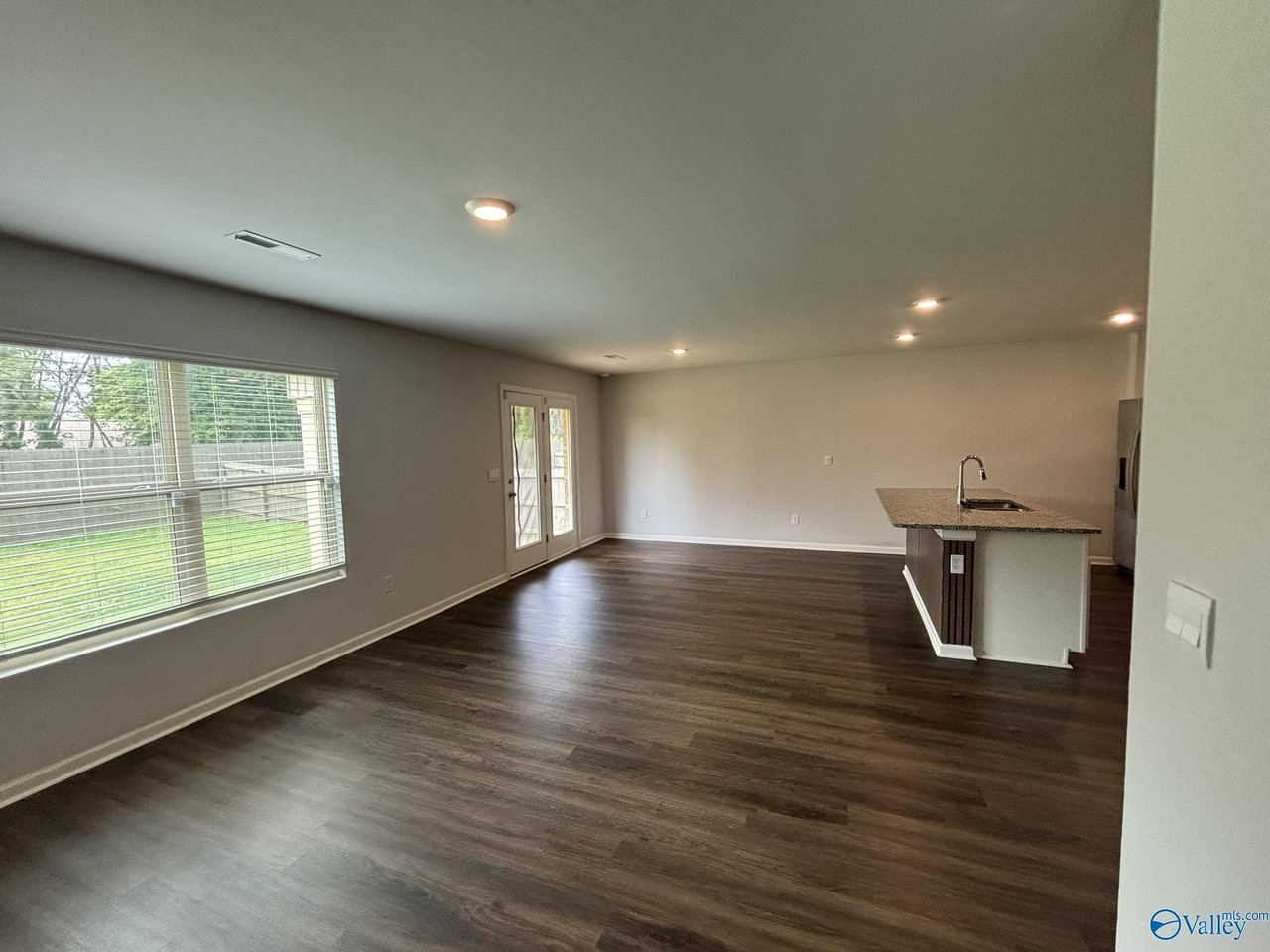 206 Murphy Ln - Photo 7 of 37