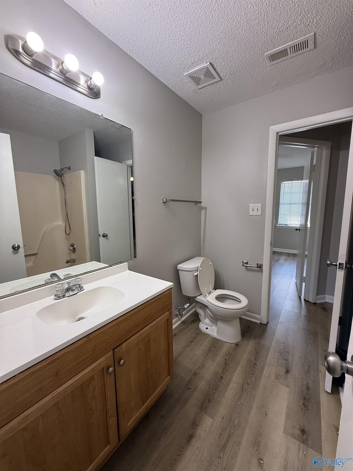 1201 North St Se #3 - Photo 2 of 8