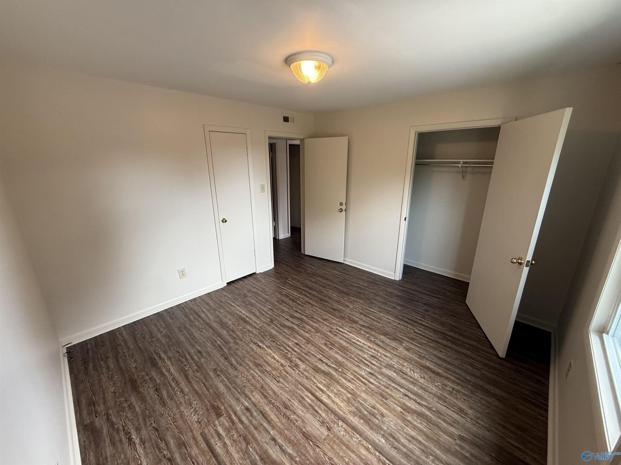 605 Adelle St Sw #C - Photo 2 of 17