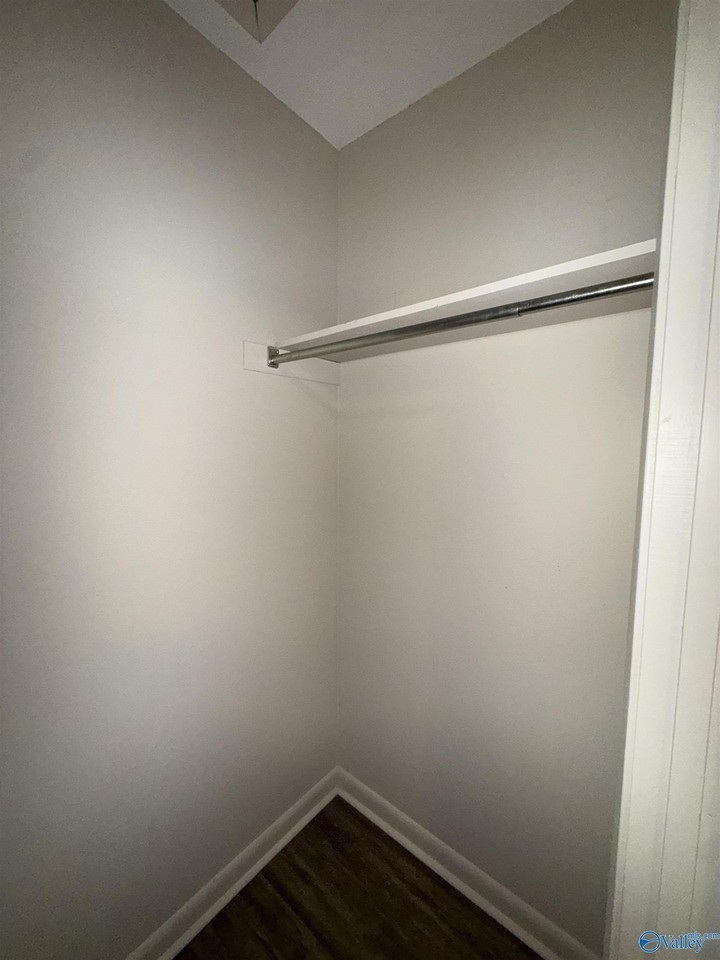 605 Adelle St Sw #C - Photo 7 of 17