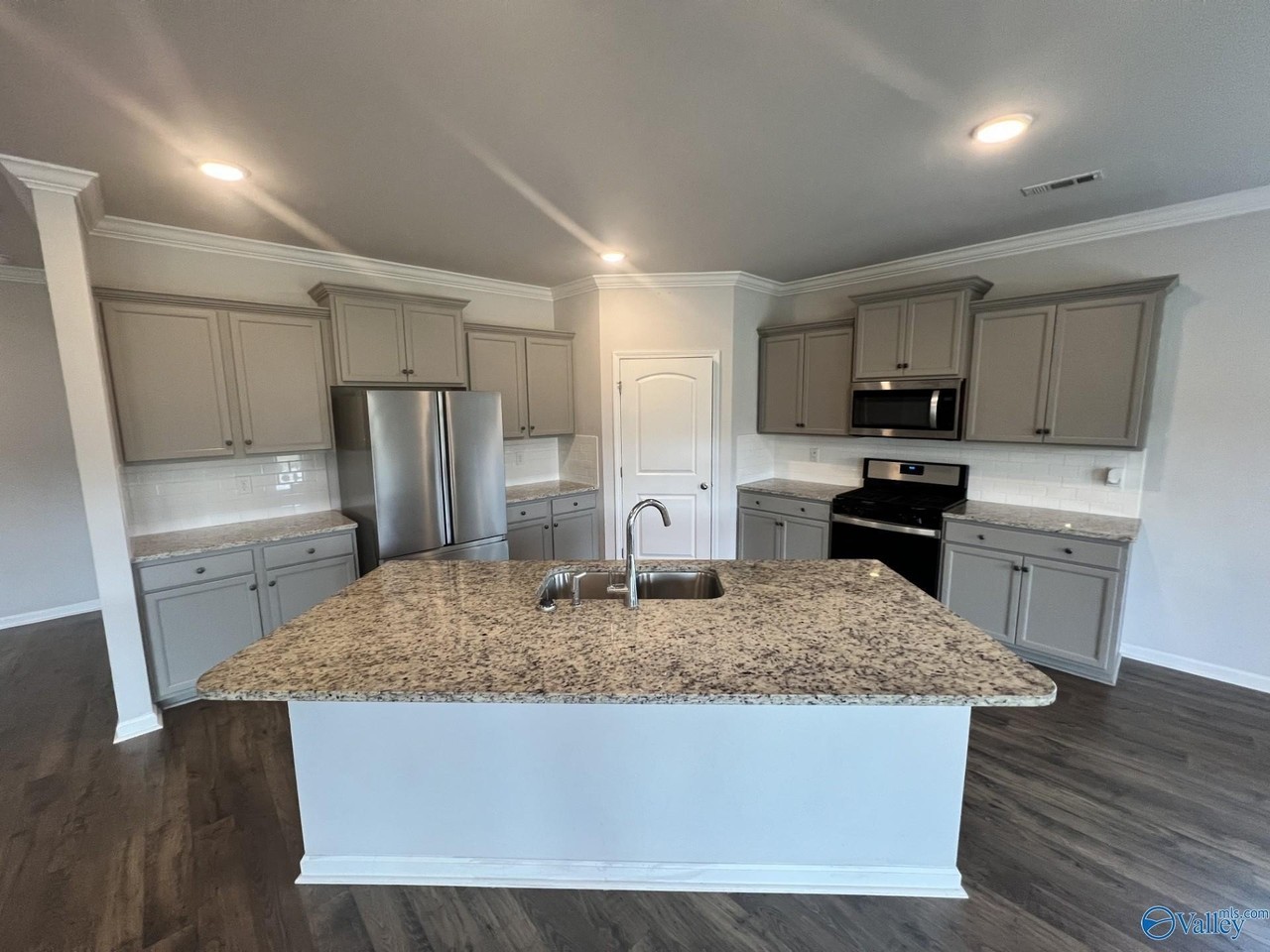 142 Tango Dr - Photo 6 of 24