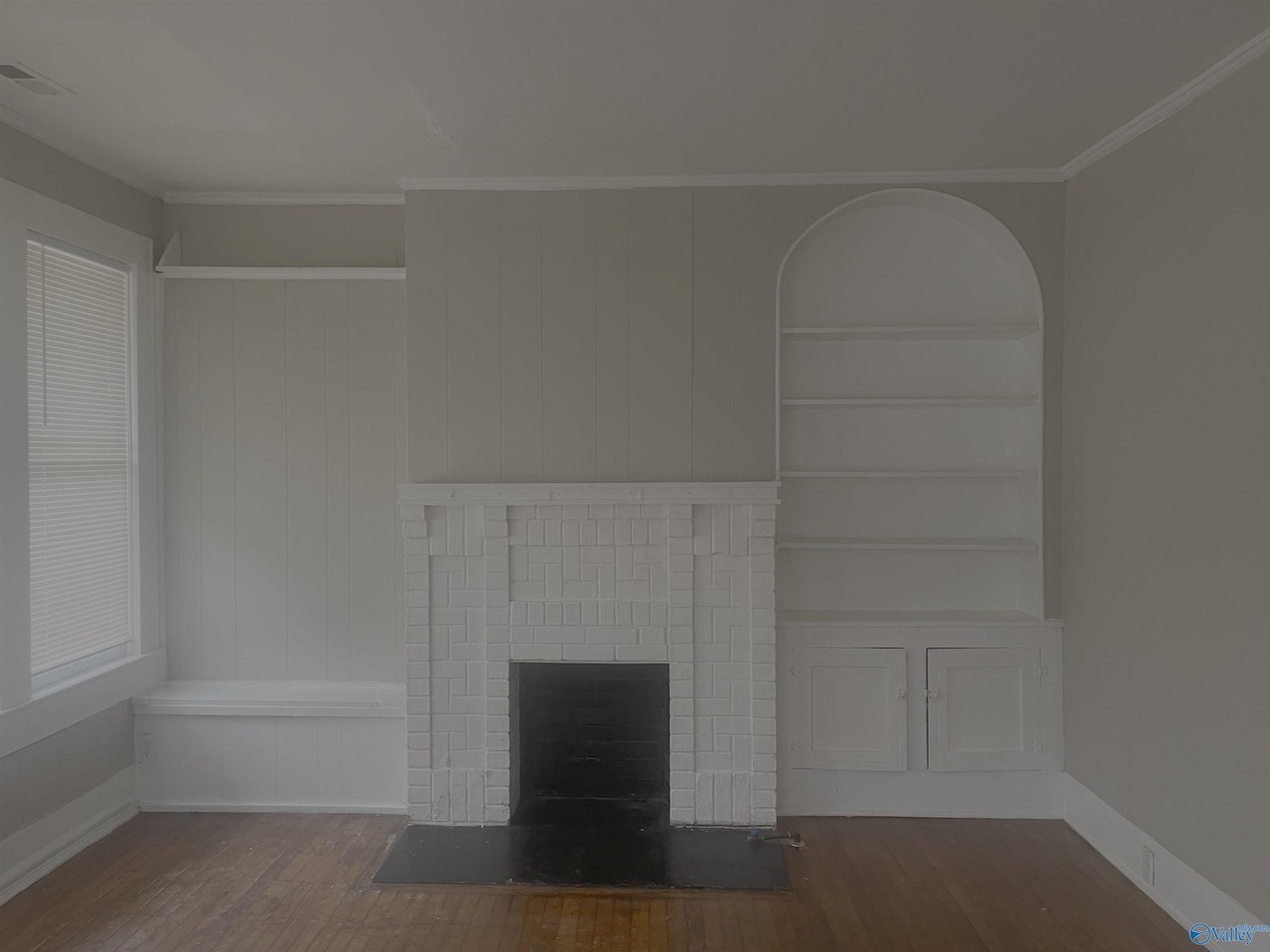 803 Main St E #B - Photo 3 of 14