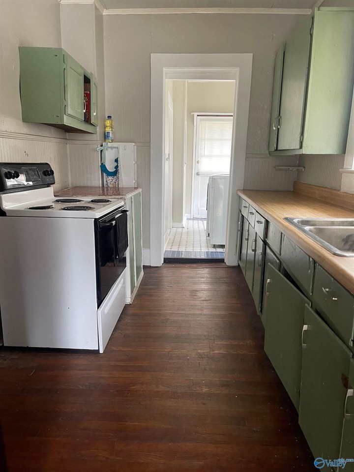 803 Main St E #B - Photo 7 of 14