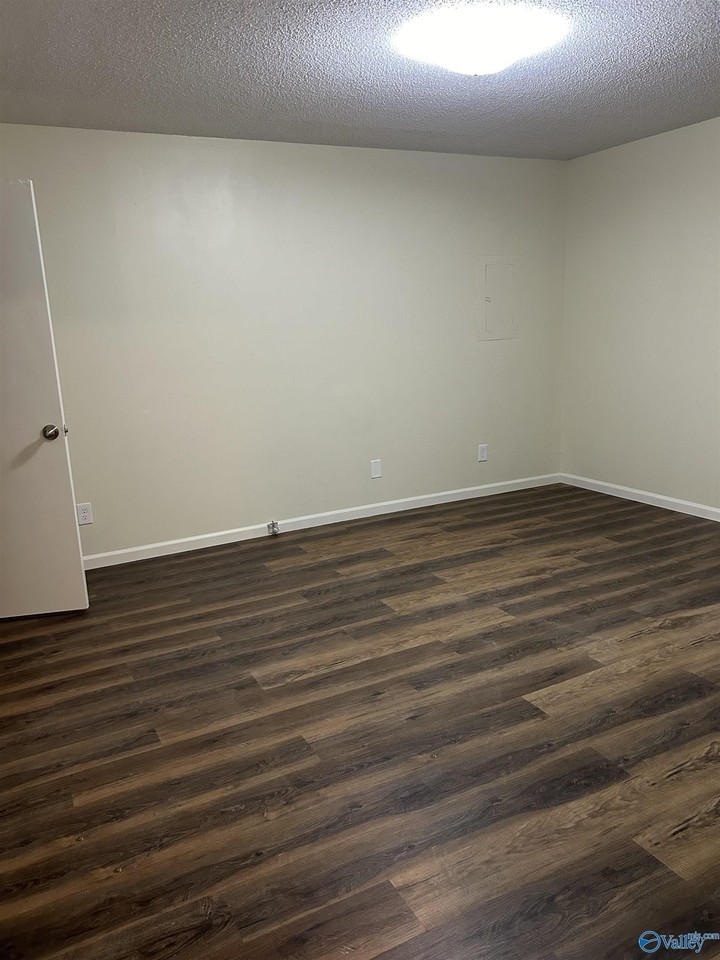 1810 Ororke Ln Sw #D - Photo 3 of 9
