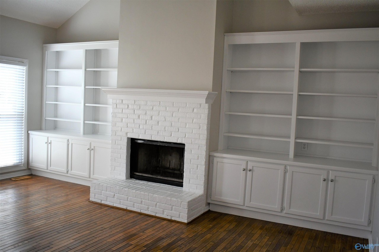 110 Norfolk Cir - Photo 7 of 44